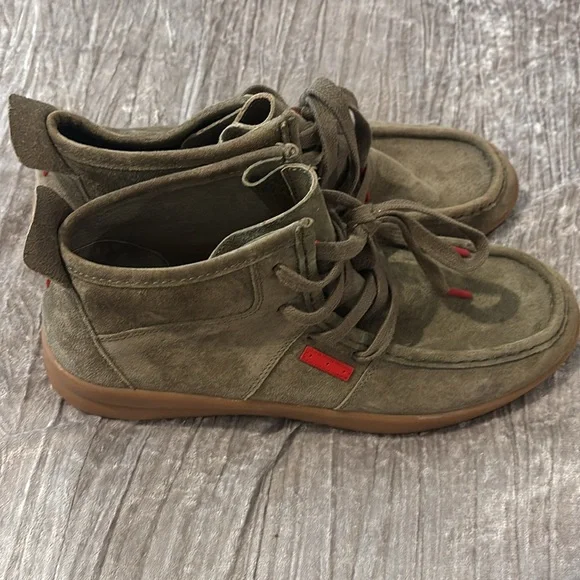 Savale’ Wallace Olive Suede Size 10.5 Men’s Chukka style Boots Retail $150