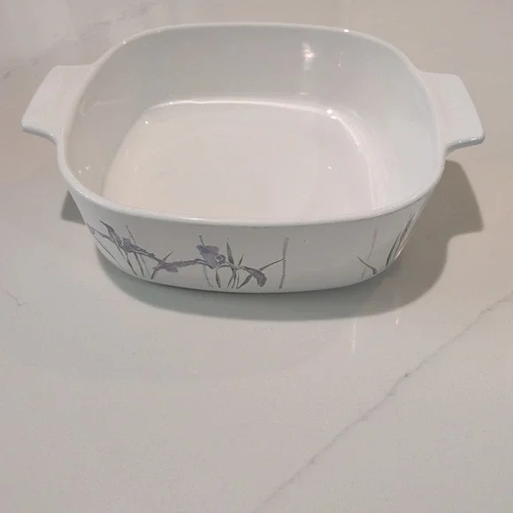VINTAGE CORNING CASSEROLE PURPLE SHADOWS IRIS