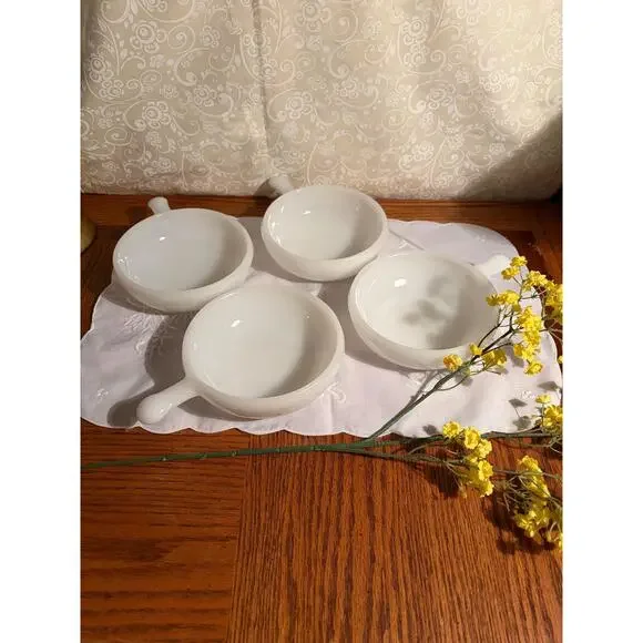 Vintage White Milk Glass Handled Bowls Set of‎ 4