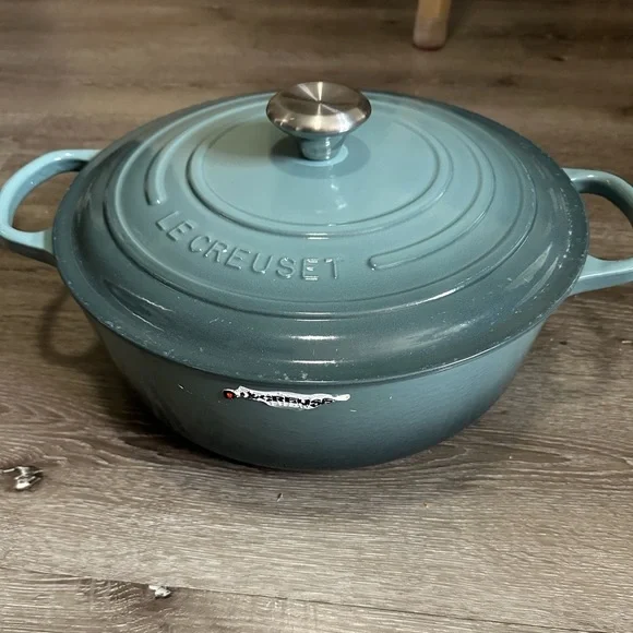Le Creuset Teal Enameled Cast Iron Dutch Oven color OCEAN made in France