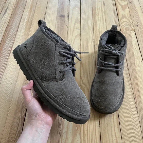 UGG Neumel Grey Suede Sheepskin Lined Chukka Boots Mens 9 comfort casual shoe