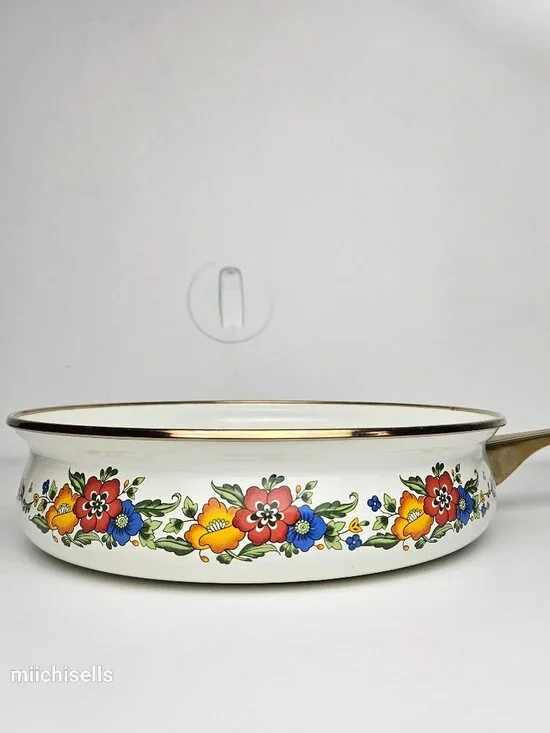 vintage 1970s enamel pan