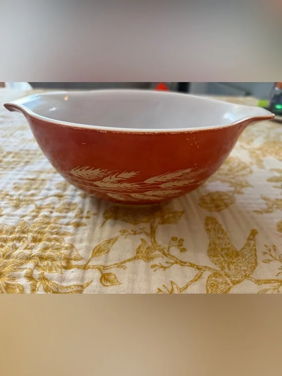 Pyrex “Autumn Harvest” Wheat Cinderella mixing bowl