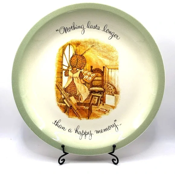 Holly Hobbie Collector Plate Vtg 1970s Nothing Lasts‎ Longer Than a Happy Memory
