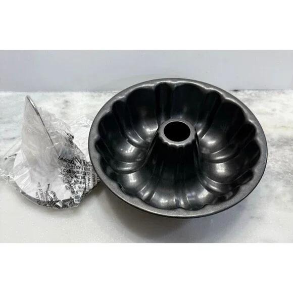 Pampered Chef Quick Cooker Fluted Cake Bundt Cake Pan w/Stand 100119 Non Stick