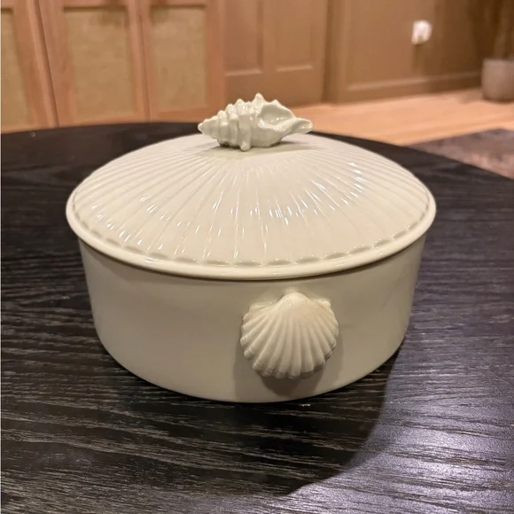Sea Shell By Shafford Casserole Dish Oven to Table 8.5”D