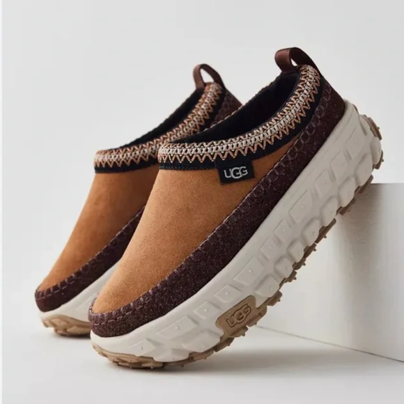 Men’s UGG Venture Daze Slip-Ons