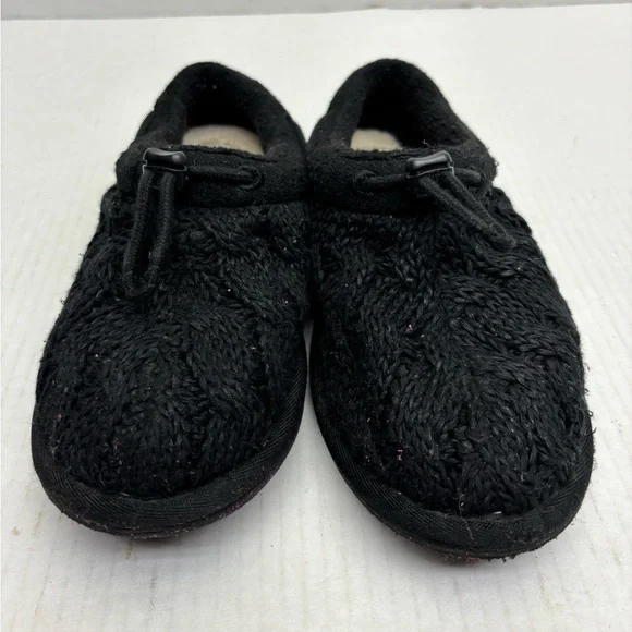 Ugg Kids Black Knit Slip-On Shoes, SZ 2-3, box 25