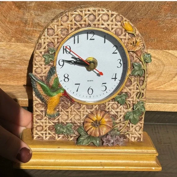Hummingbird‎ Table Clock Rattan Look Quartz Decorative Home Decor