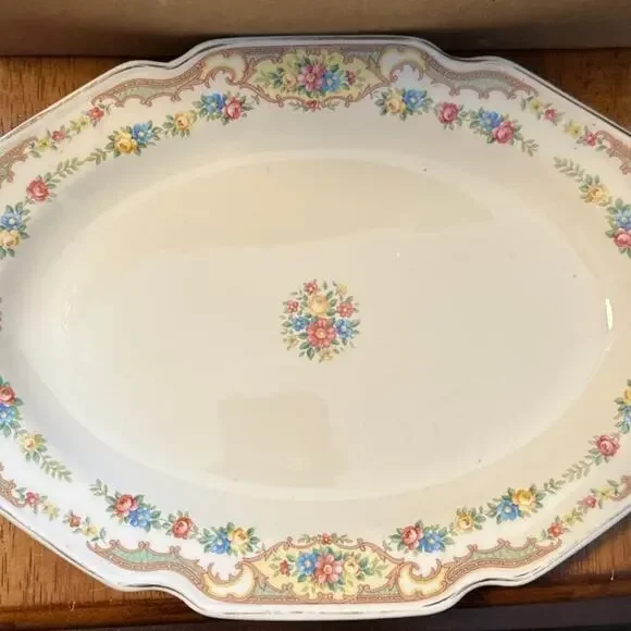 Vintage 1930s Mount Clemens Pottery - Mildred - 11” Serving Platter Light crazi