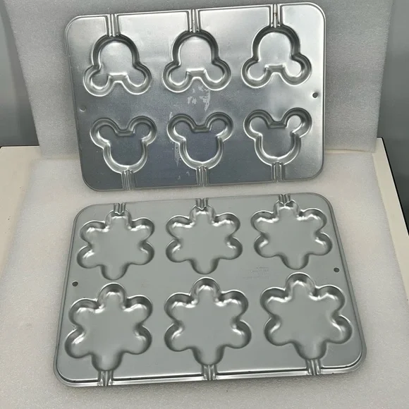 Lot of 2 Wilton Cookie Treat Pans, Flowers Mickey Mouse #2105-8109, 8103 Disney