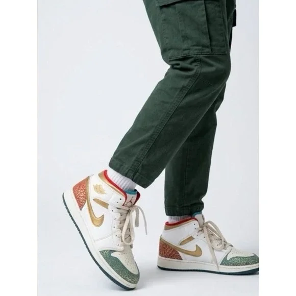 Limited Edition Rare Nike Air Jordan 1 Mid NC To Chi 2023 FB2212-100 Size 4.5