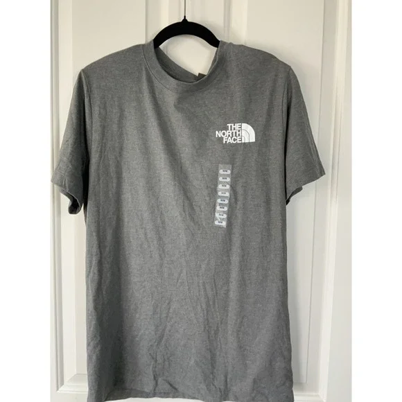 North face Men's Medium TShirt NWT‎