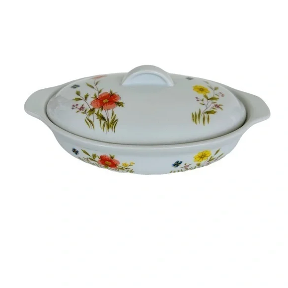 Country Flowers 🌺 & butterflies‎ 🦋 By Andrea Covered Dish #9230 Good Condition