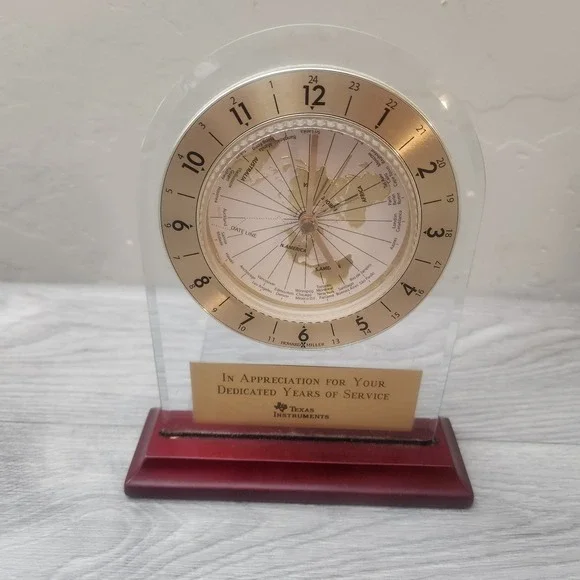 Howard Miller World Time Desk Clock Gold Map Texas Instruments‎ Award Mahogany