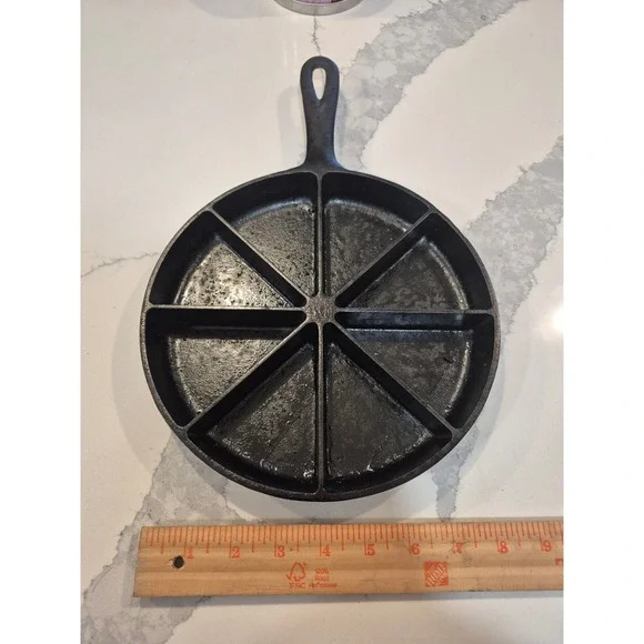 Vintage Lodge Cast Iron Cornbread Skillet 8 Wedge Pan‎ Pat Pending 9 Inch Black