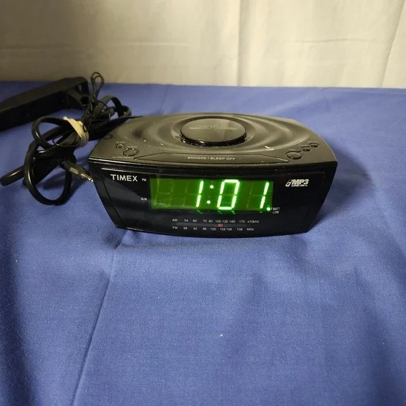 Timex T227BQ Alarm Clock‎ Radio Large Display-Black With MP3 Player Works Great