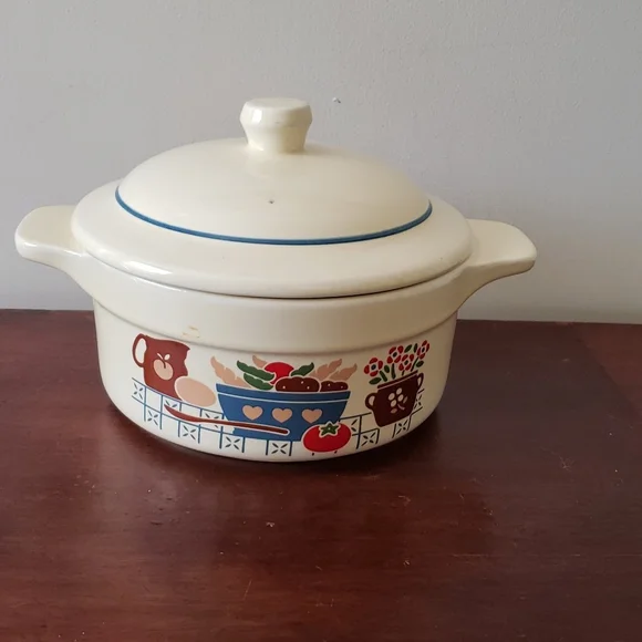 Vintage Treasure Craft The Cook's Nook Covered Cassarole Dish. 2 USA Made