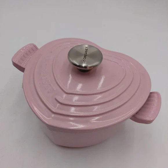Le Creuset Cocotte D'amour Dish SHELL PINK 1 Qt Heart shaped Cast Iron Cottage