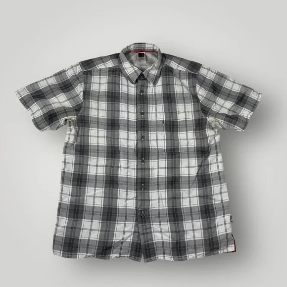 The North Face Plaid Short Sleeve Button Up Shirt Mens M/M‎ Gray White Outdoors