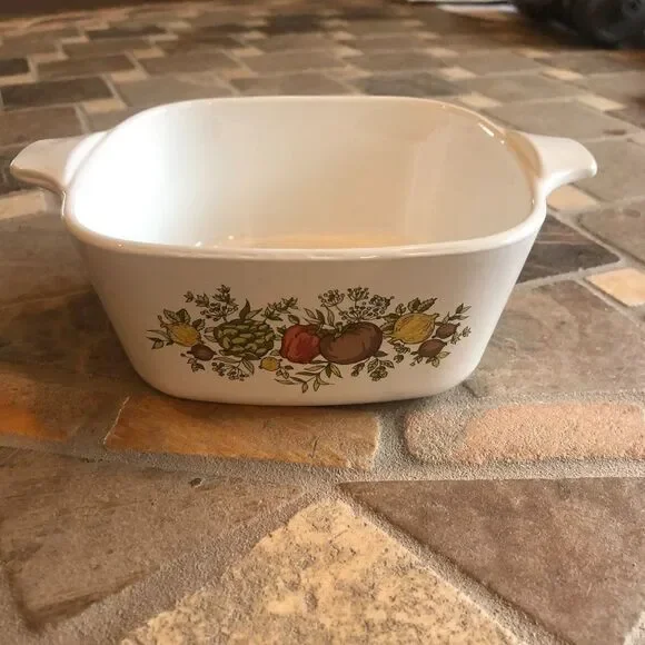 CORNING WARE SPICE OF LIFE 2 3/4 CUP SQUARE DISH.   S1