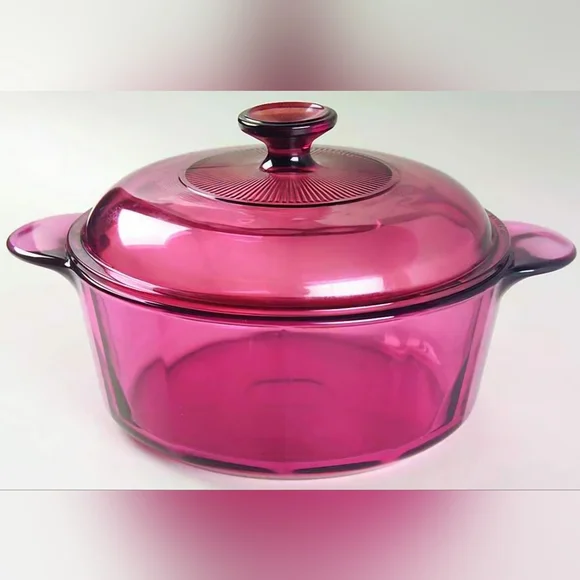 *Vintage 2.5 QT Corning Visions Ware Pyrex Cranberry Casserole Dish w/Lid
