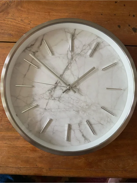 Modern Faux Marble Wall Clock in Silver