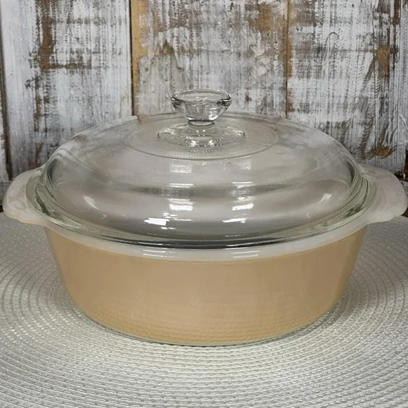 Vintage Fire-King Peach Luster 1 1/2 Qt Round Casserole Baking Dish & Glass Lid‎
