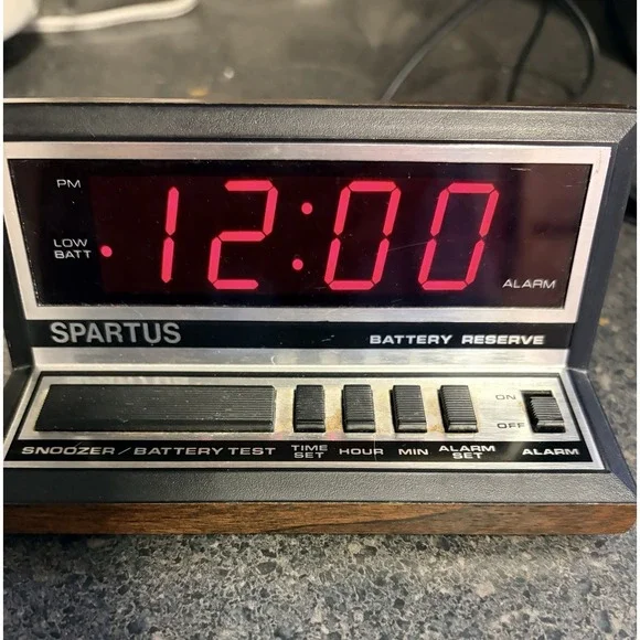 Vintage Spartus Electronic Digital Alarm Clock Model 526N Hi Tech #1140 TESTED!