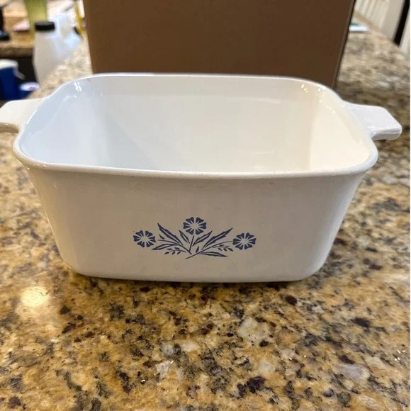 Corning Ware Blue Cornflower P-4-B 1.5 QT Casserole Dish Square Baker Pyroceram