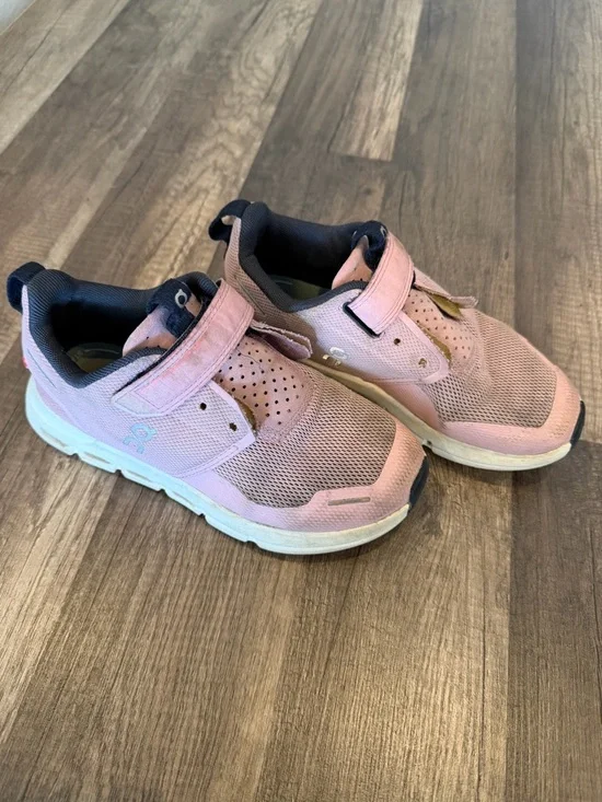 On Cloud Kids Girls Pink Athletic Sneakers Velcro size 13