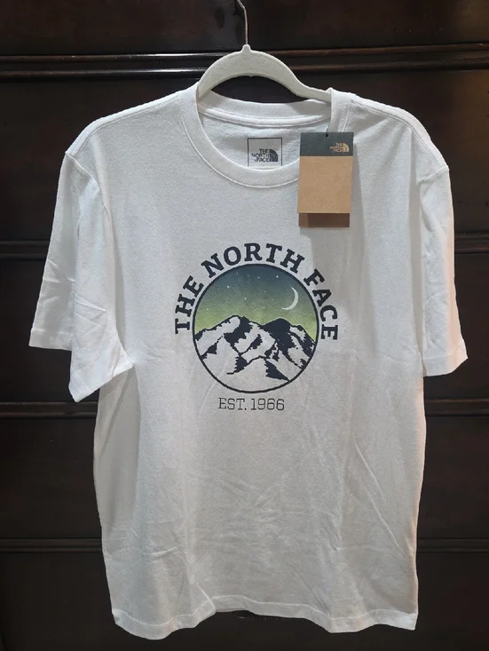 The North Face New White Tee Shirt In Perfect NWT Condition! Size L⭐️🏞🌙⭐️