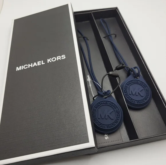 MICHAEL KORS 2-Pack Logo Apple AirTag Case Bag Charm