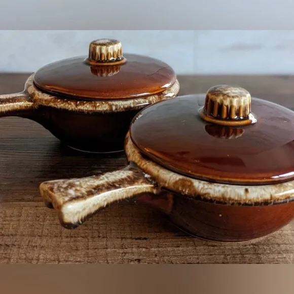 HULL POTTERY Oven Proof Brown Dip Glaze Set of 2 Chili Soup Bowls w/Handle