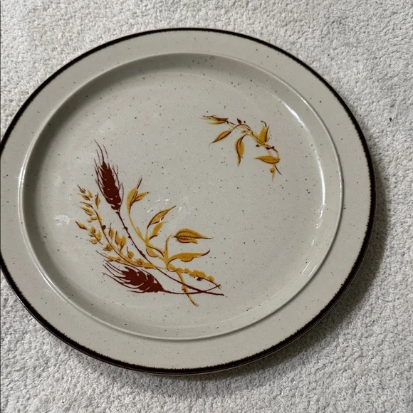 AnchorHocking Noritake Cream Stoneware Dish