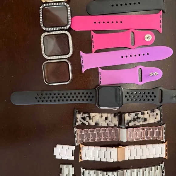 Smartwatch with Interchangeable Bands