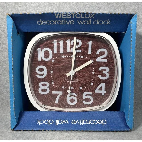 Vintage Westclox Walltone Electric Wall Clock Walnut Woodgrain USA Retro‎ Decor
