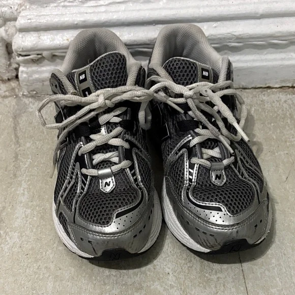 New Balance Kids' Black and Silver Sneakers