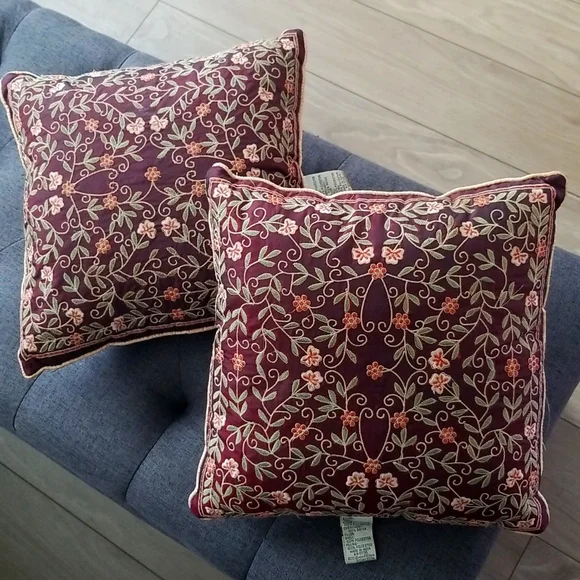 Vintage Victorian Embroidered Accent Pillows Pair