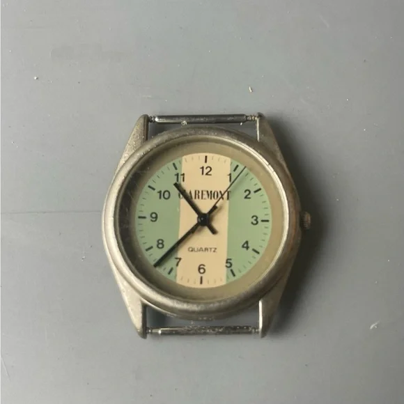 Watch Collectors -5 Different style watch’s (see photos ) $7.00 for all