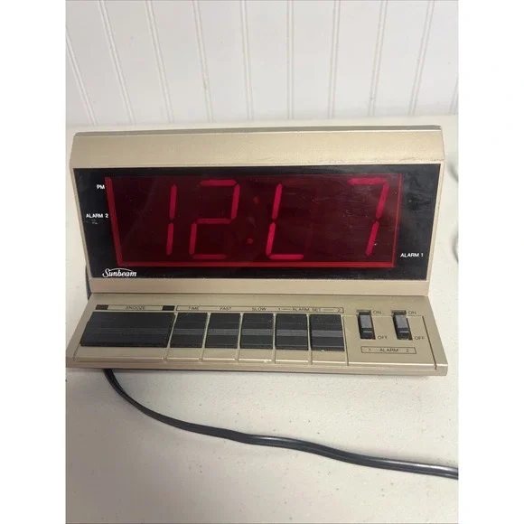 Sunbeam Digital LED Alarm Clock 887-35 model WE38