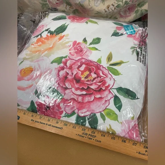 Indoor outdoor floral 18”x18”pillow