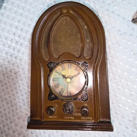 HOME INTERIORS & GIFTS FAUX CLOCK RADIO