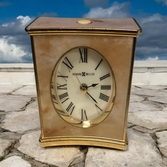 Vintage Howard Miller Quartz‎ Gold marble print Table Clock made in Taiwan 4