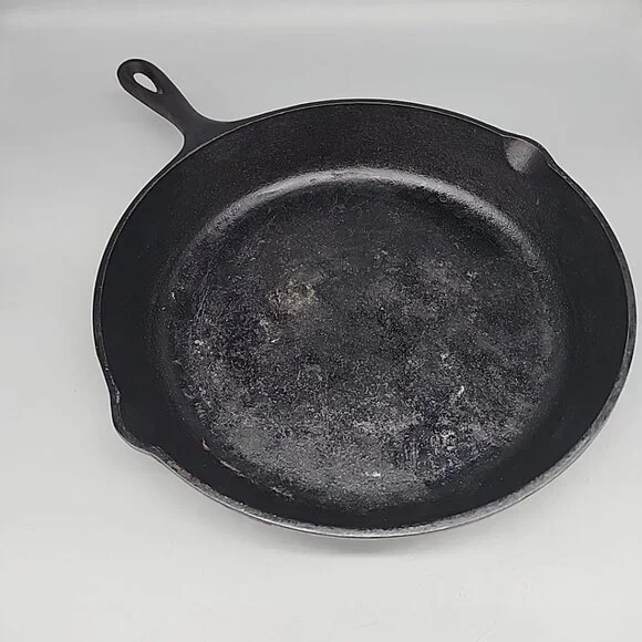 Lodge L10SK3 12 inch Cast Iron Skillet - Black USA