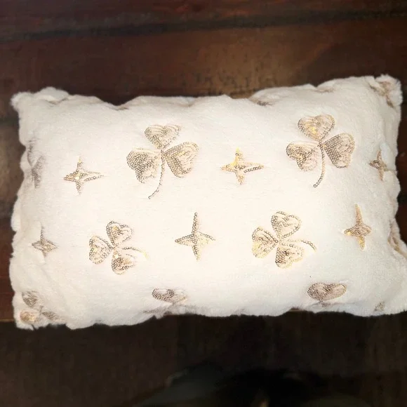 White‎ Faux Fur Lumbar Pillow Gold Sequin Shamrock Clover St Patricks Day Decor