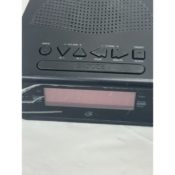 GPX C224B Dual Alarm Clock AM/FM Radio w/Red LED‎ Display Tested