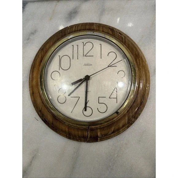 Sunbeam Oak With Gold Trim Quartz Round Wall Clock 11