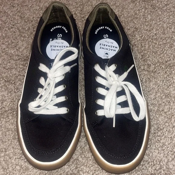 Sperry Navy Sneakers with White Laces
