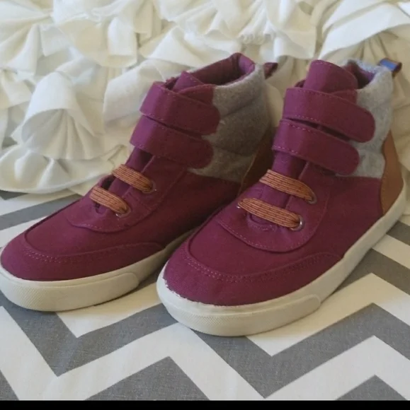 Old Navy boys shoe size 10
